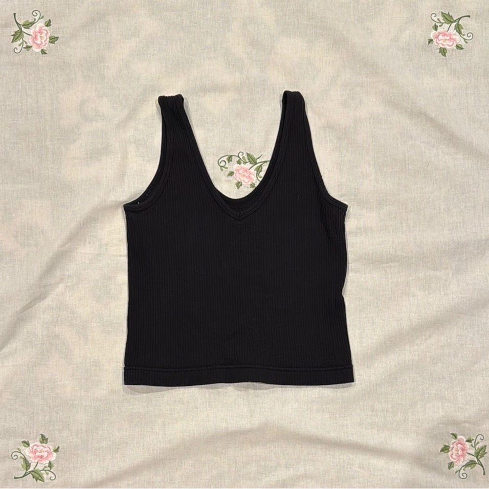 Love Tree Black Fitted Sleeveless Cropped Tank Top size Medium